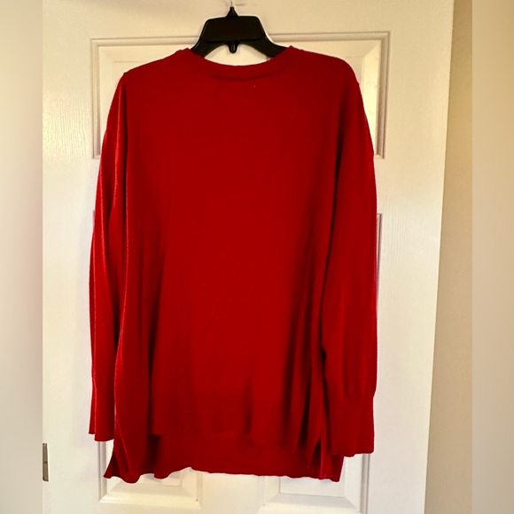 Gorgeous red v-neck sweater - Picture 2 of 4